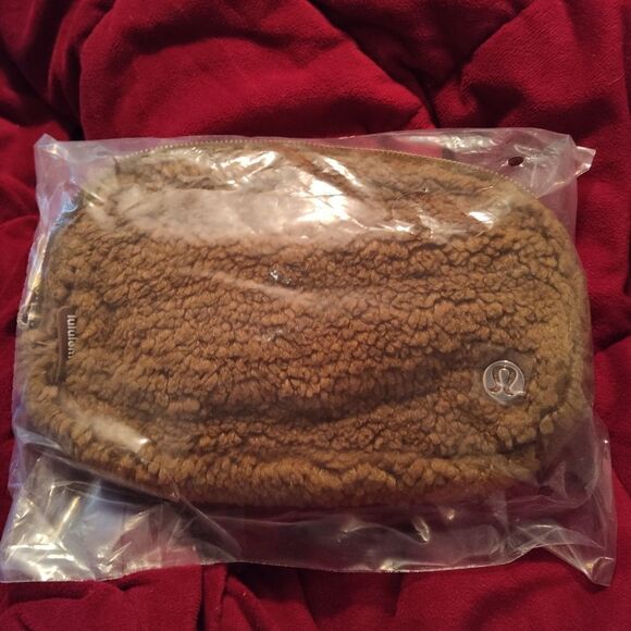 Lululemon Everywhere Fleece Belt Bag Burnt Caramel - Picture 6 of 10